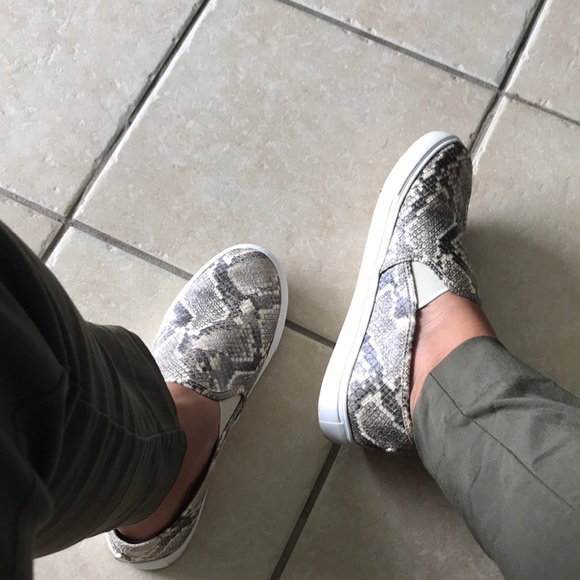 Steve Madden Slip ons - Picture 7 of 7